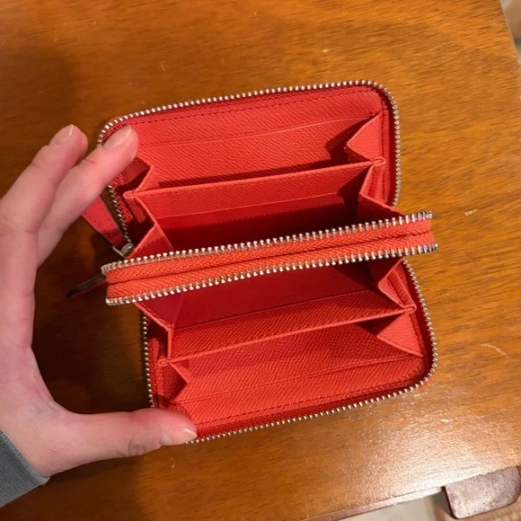 *RARE* Coach Mini Strawberry Zip Around Wallet - Picture 3 of 3